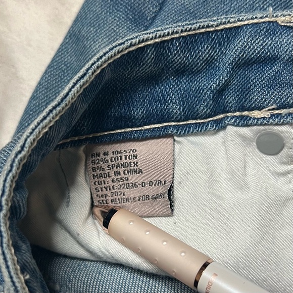 Tractr High Rise Weekender Shorts - Picture 7 of 11